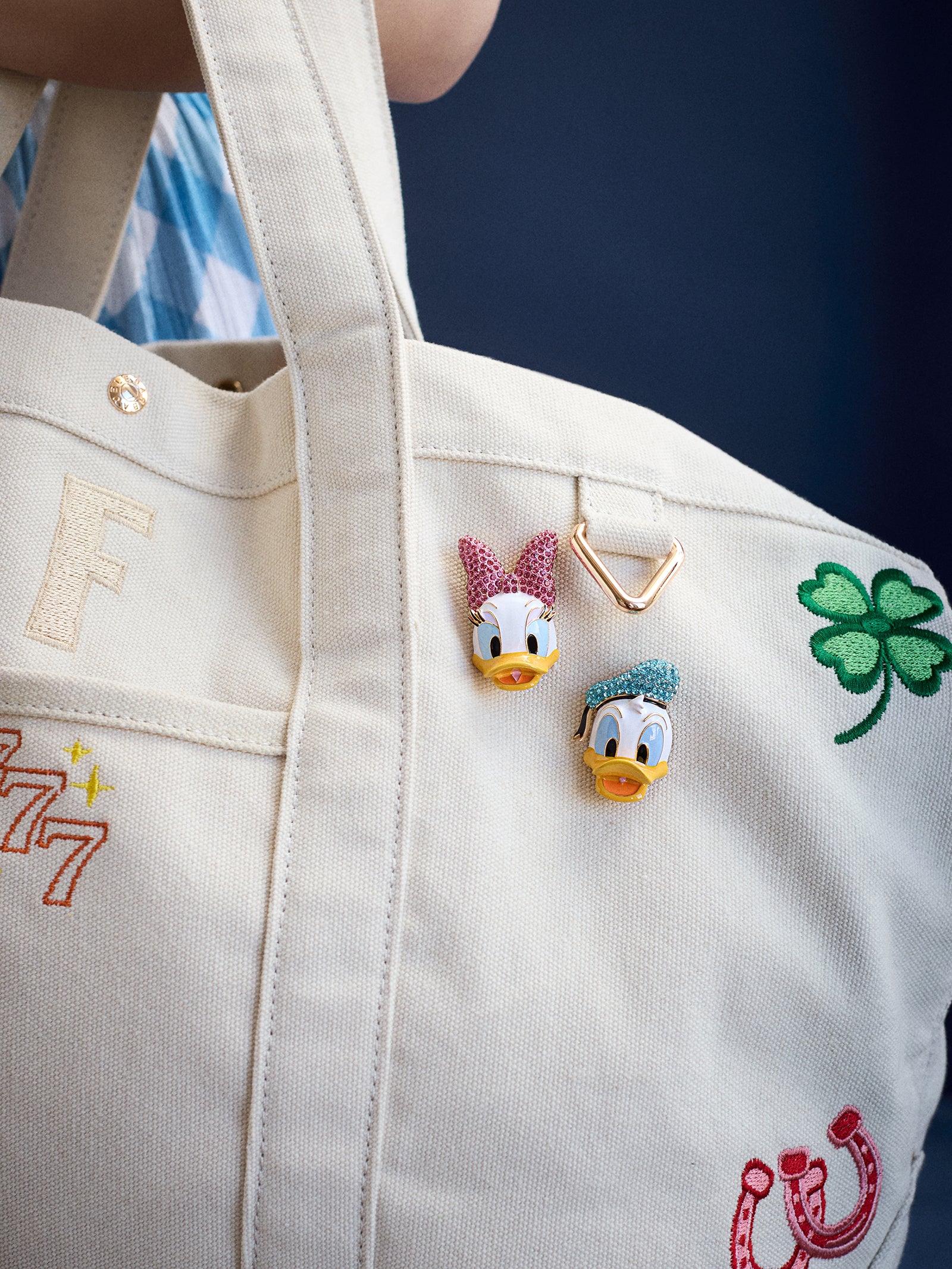 Disney 3D Character Pin - Donald Duck - Image 2