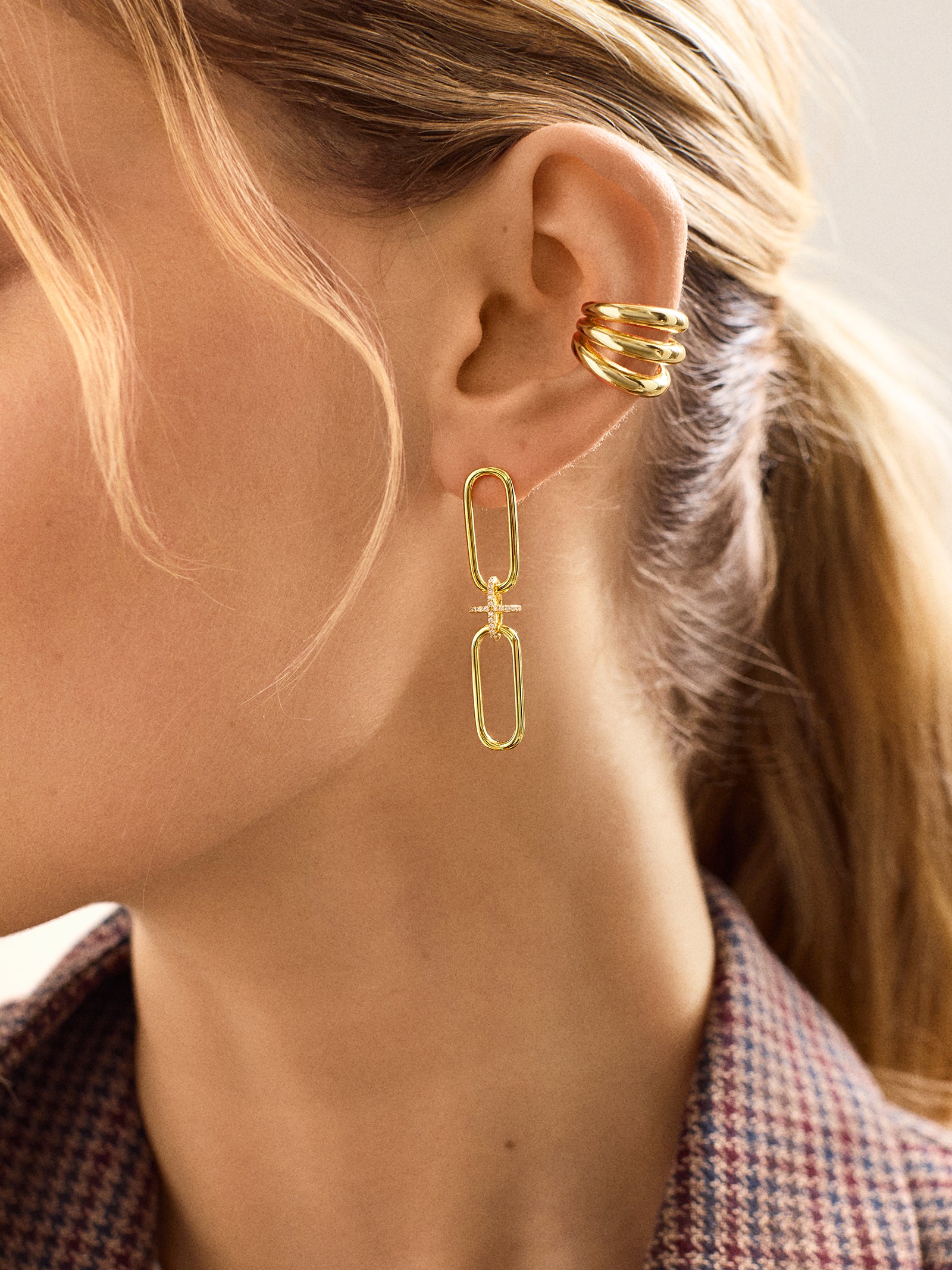 18K Gold Vanessa Earrings - Gold - Image 2